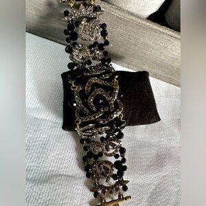 Gorgeous Fashion Jewelry Gold brass Bracelet with Black rhinestones